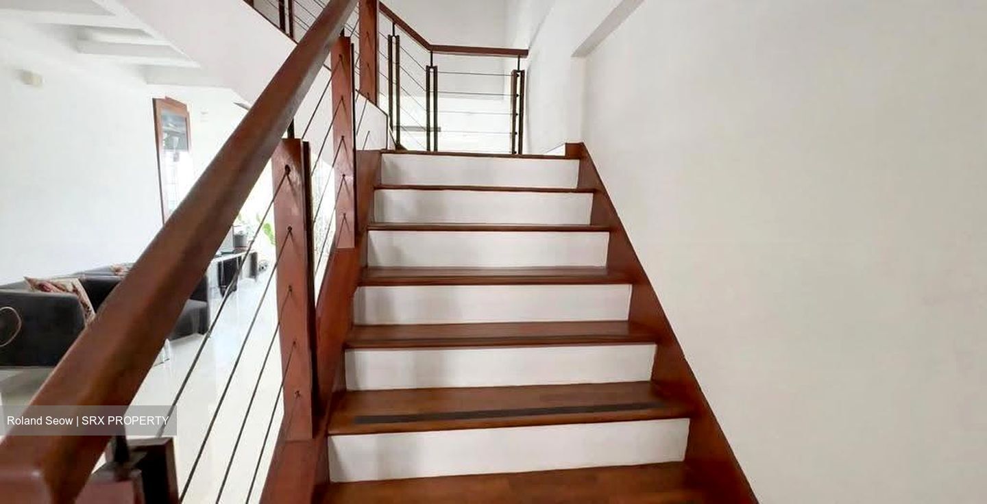 Blk 230 Hougang Avenue 1 (Hougang), HDB Executive #628835881